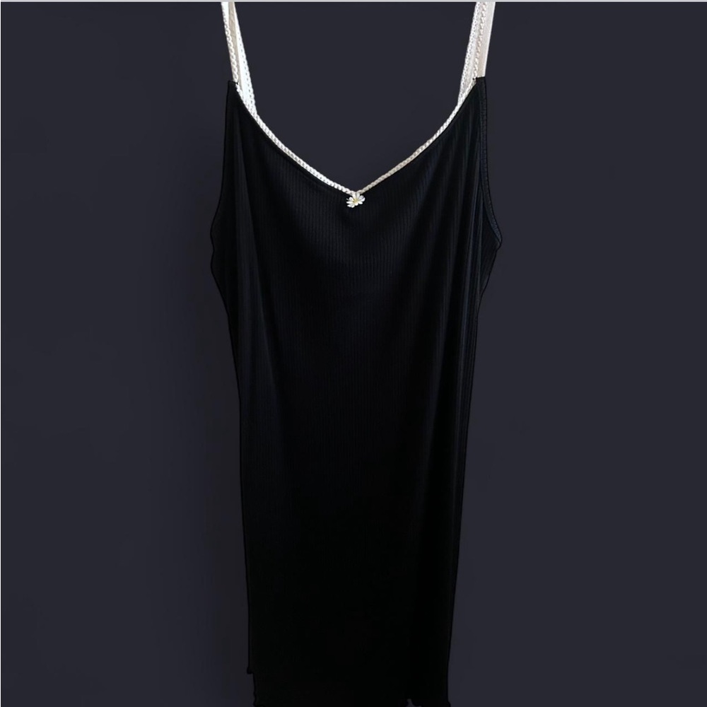 F21 Daisy detail ribbed mini dress